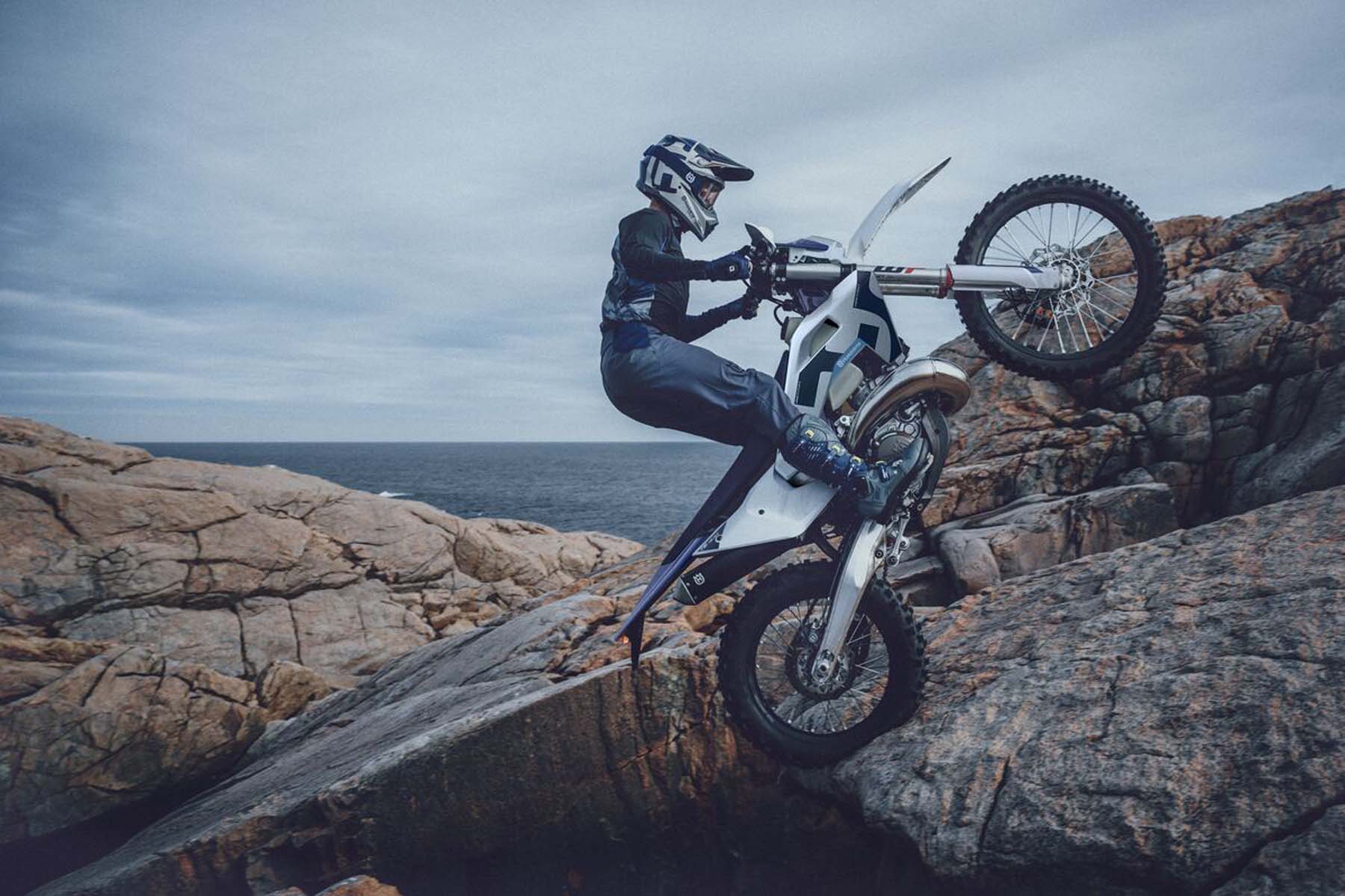Husqvarna_Enduro_2026_05.jpg